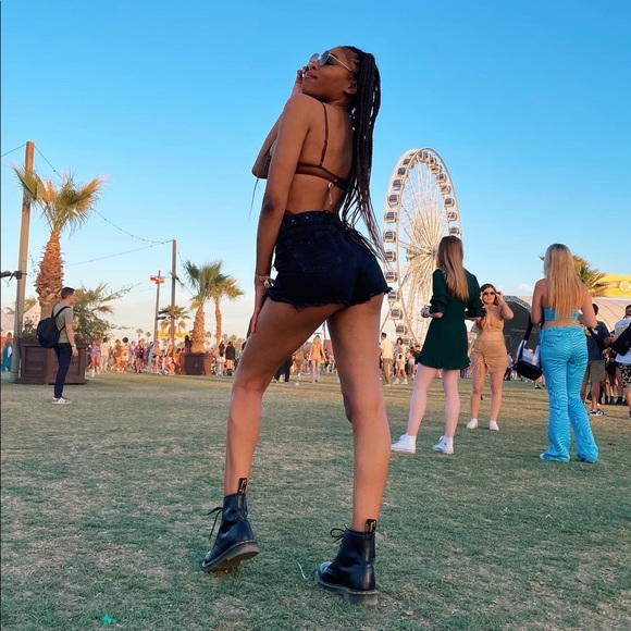 Meet your Posher, Gabrielle - Picture 2 of 3